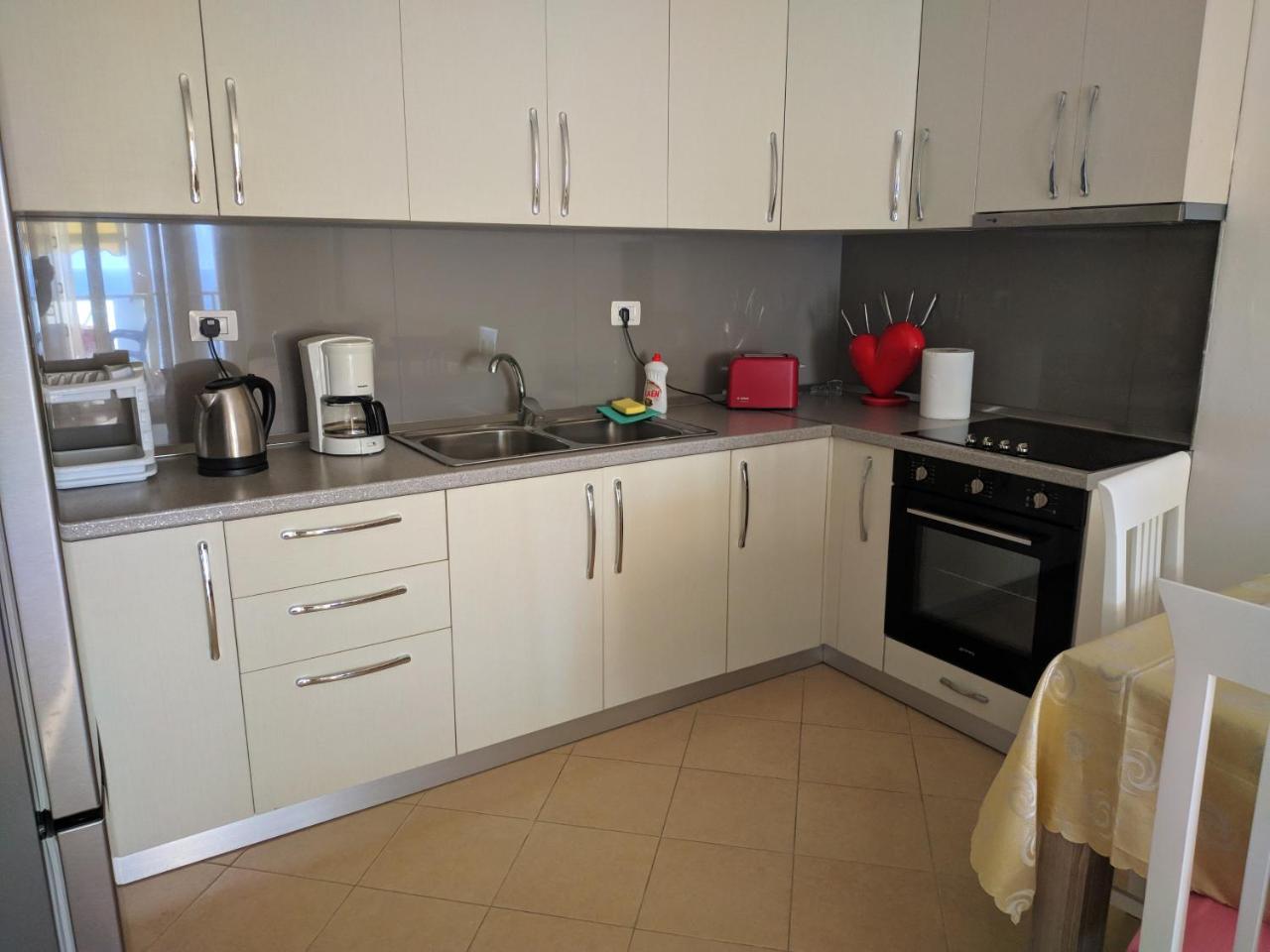 Lucky Lux Apartment Влёра Экстерьер фото